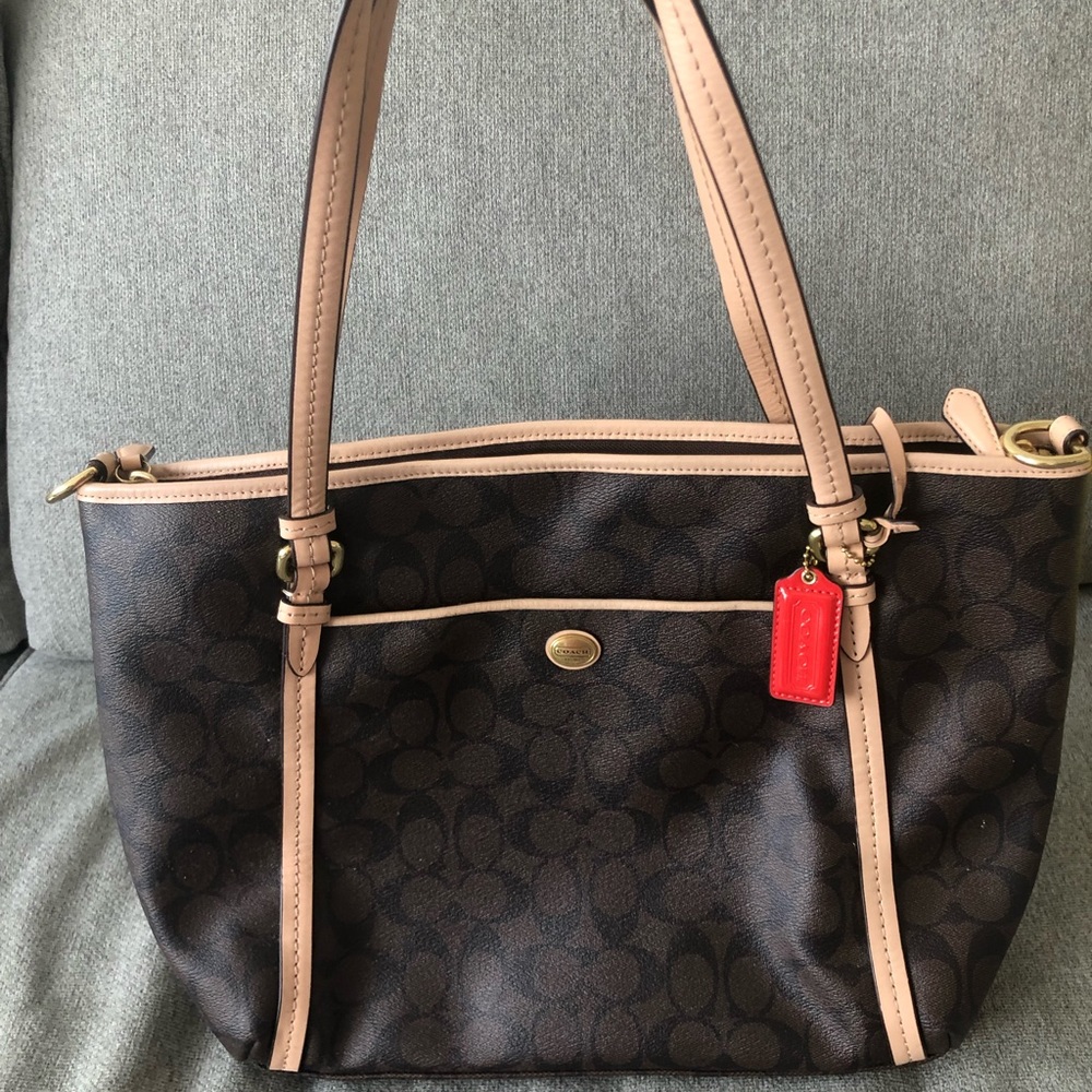 Coach Signature purse! 👜🎉